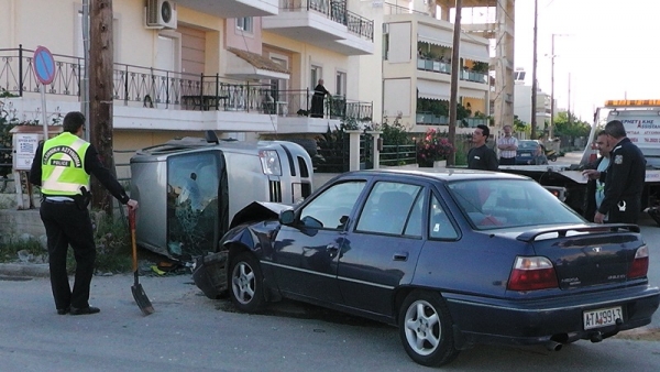 Σφοδρή σύγκρουση αυτοκινήτων στον Υδατόπυργο Πρέβεζας