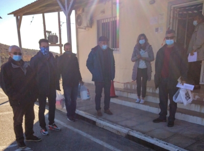 Τη δομή προσφύγων στη Φιλιππιάδα επισκέφθηκε αντιπροσωπεία της Ε.Π. Ηπείρου-Κ.-Λ. του ΚΚΕ