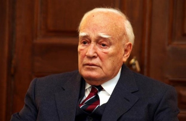 Ο Κάρολος Παπούλιας βάζει... πλάτη για την Πωγωνιανή Γεωργική Σχολή