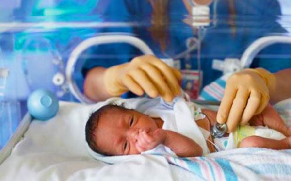 Το Λιμενικό μετέφερε δύο νεογνά στο λιμάνι της Ηγουμενίτσας