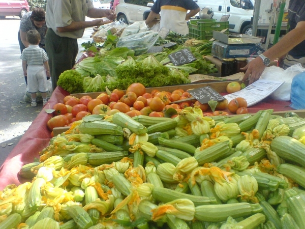Έγινε «μπάχαλο» με τις λαϊκές αγορές στην Πρέβεζα