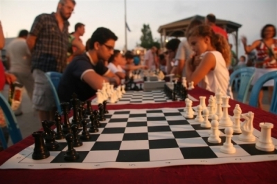 Ελάτε να παίξουμε σκάκι στην πλατεία Ανδρούτσου!