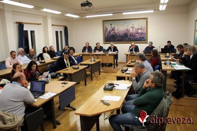 Οι παρατηρήσεις του Προέδρου και οι αιχμές για ρουσφέτια...