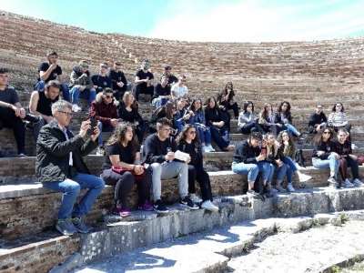 Μαθητές του 10ου ΓΕ.Λ. Ηρακλείου «υιοθετούν» το ρωμαϊκό ωδείο Νικόπολης