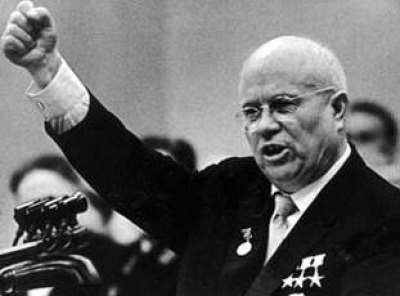 Στις 25 Φεβρουαρίου 1956 ο Χρουστσιόφ εκφωνεί την ομιλία περί αποσταλινοποίησης