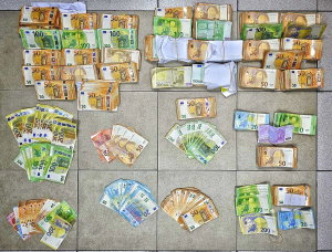 Συλλήψεις και στην Πρέβεζα για εγκληματική οργάνωση που εξαπατούσε επενδυτές κρυπτονομισμάτων