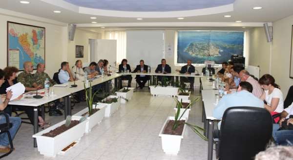 Σύσκεψη της πολιτικής προστασίας για τους σεισμούς