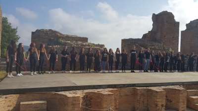 Με την Σαπφώ, τον Σοφοκλή και τον Β. Κορνάρο οι μαθητές του 1ου ΓΕ.Λ. Φιλιππιάδας "έδωσαν ζωή" στο ρωμαϊκό ωδείο της Νικόπολης