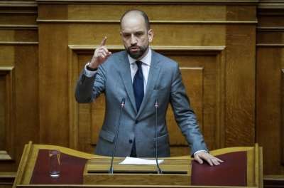 Κώστας Μπάρκας στην ομιλία του για το εργασιακό νομοσχέδιο στη Βουλή: "Ντρέπεστε με αυτά που νομοθετείτε και κρύβεστε, γιατί άλλα υποσχεθήκατε στον ελληνικό λαό" (vid)