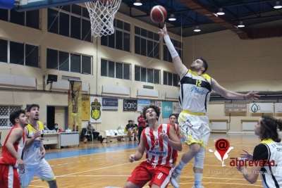 Η Νικόπολη επικράτησε και της Δόξας Λευκάδας για το εφηβικό πρωτάθλημα μπάσκετ της ΕΣΚΑΒΔΕ (pics)