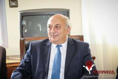 Στη Βουλή έφτασε το θέμα των σχολικών βιβλίων της Αλβανίας που περιλαμβάνουν την Πρέβεζα στις «αλβανικές περιοχές»
