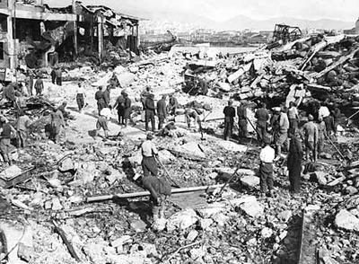 Στις 9 Οκτωβρίου 1944 η Αθήνα βομβαρδίζεται ανηλεώς από τους Ναζί