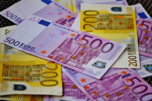 Βρετανός “πιάστηκε” από το Τελωνείο Πρέβεζας με αδήλωτα επάνω του 16.500 ευρώ σε μετρητά