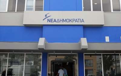 “Χρίσμα” Αυγενάκη σε Καχριμάνη - “Πειθαρχικά” στους Ριζοπουλικούς Νεοδημοκράτες και οργισμένη απάντηση των τελευταίων: “Συμπεριφέρεστε ως «πολιτικός δουλέμπορος»”