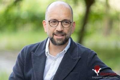 Κώστας Μπάρκας στο atpreveza.gr: “Να τελειώσουμε μια και καλή με τη ΝΔ των απευθείας αναθέσεων, των ημετέρων και του Μητσοτάκη” (vid)